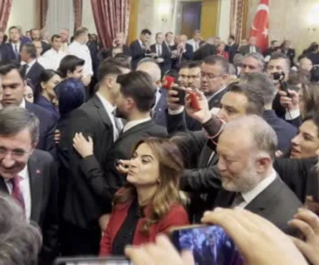Yeni yasama yılı resepsiyonunda Yılmaz ile Kurtulmuş arasında samimi sohbet