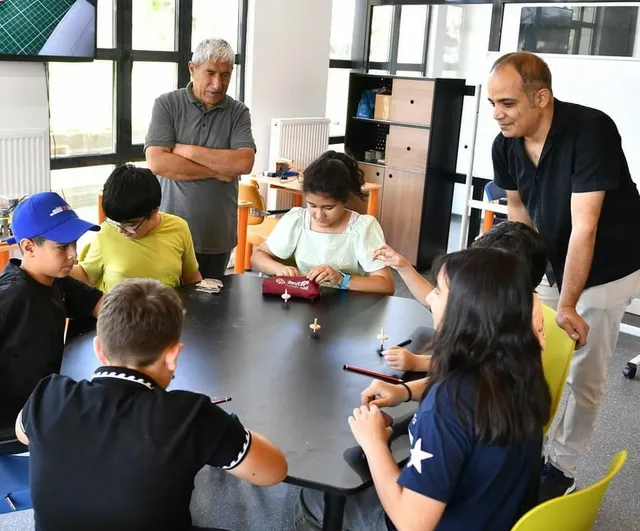 Yeşilyurt'ta 1.500 öğrenci bilimle tanışıp üretmeye başladı
