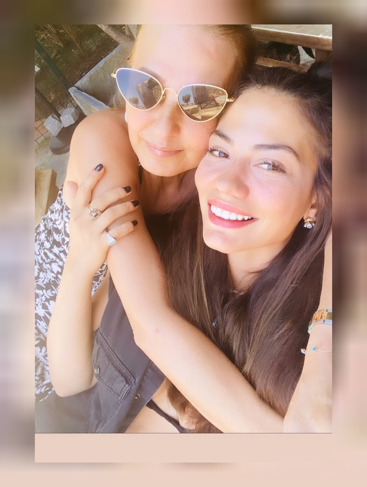 Demet Özdemir annesi