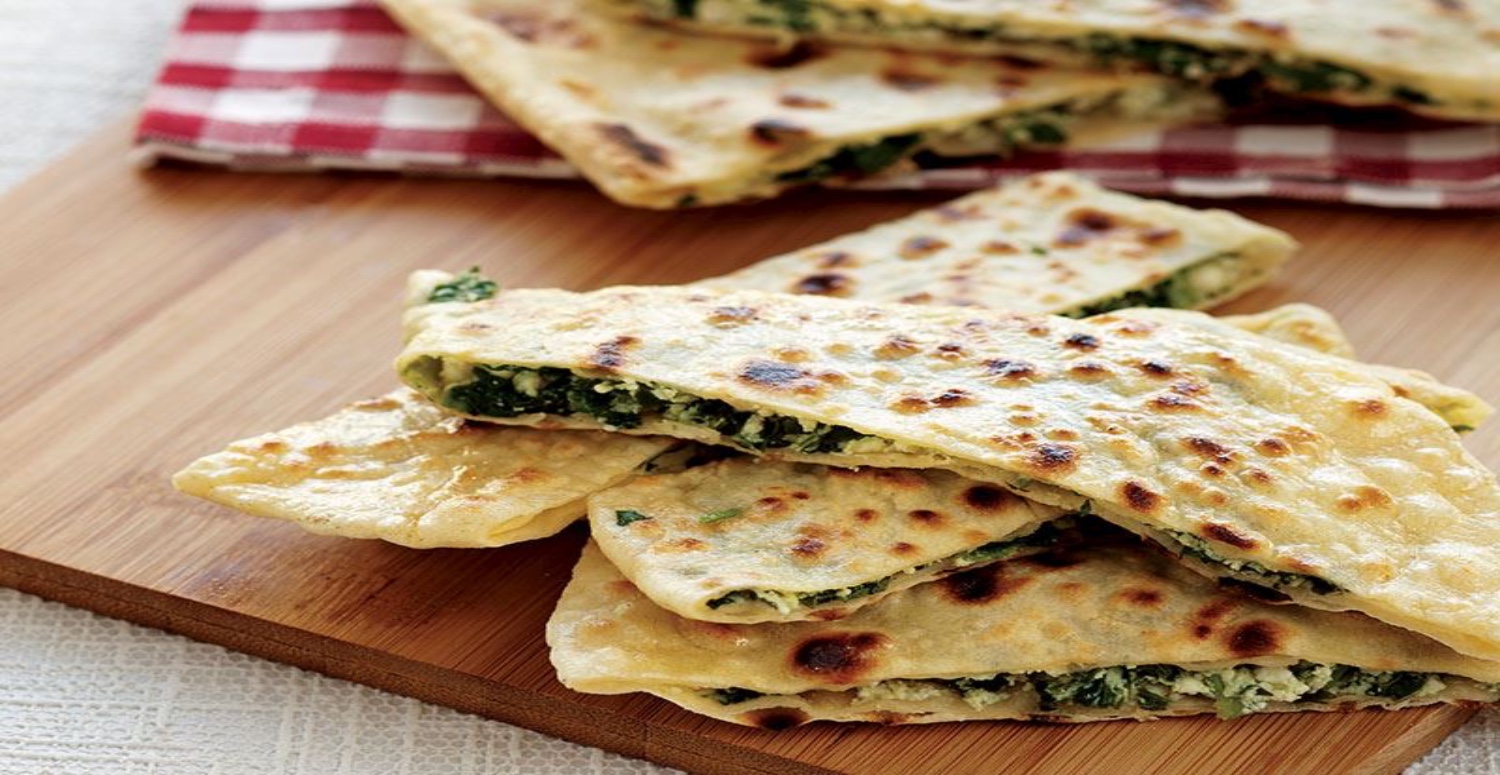 Lavaştan peynirli gözleme