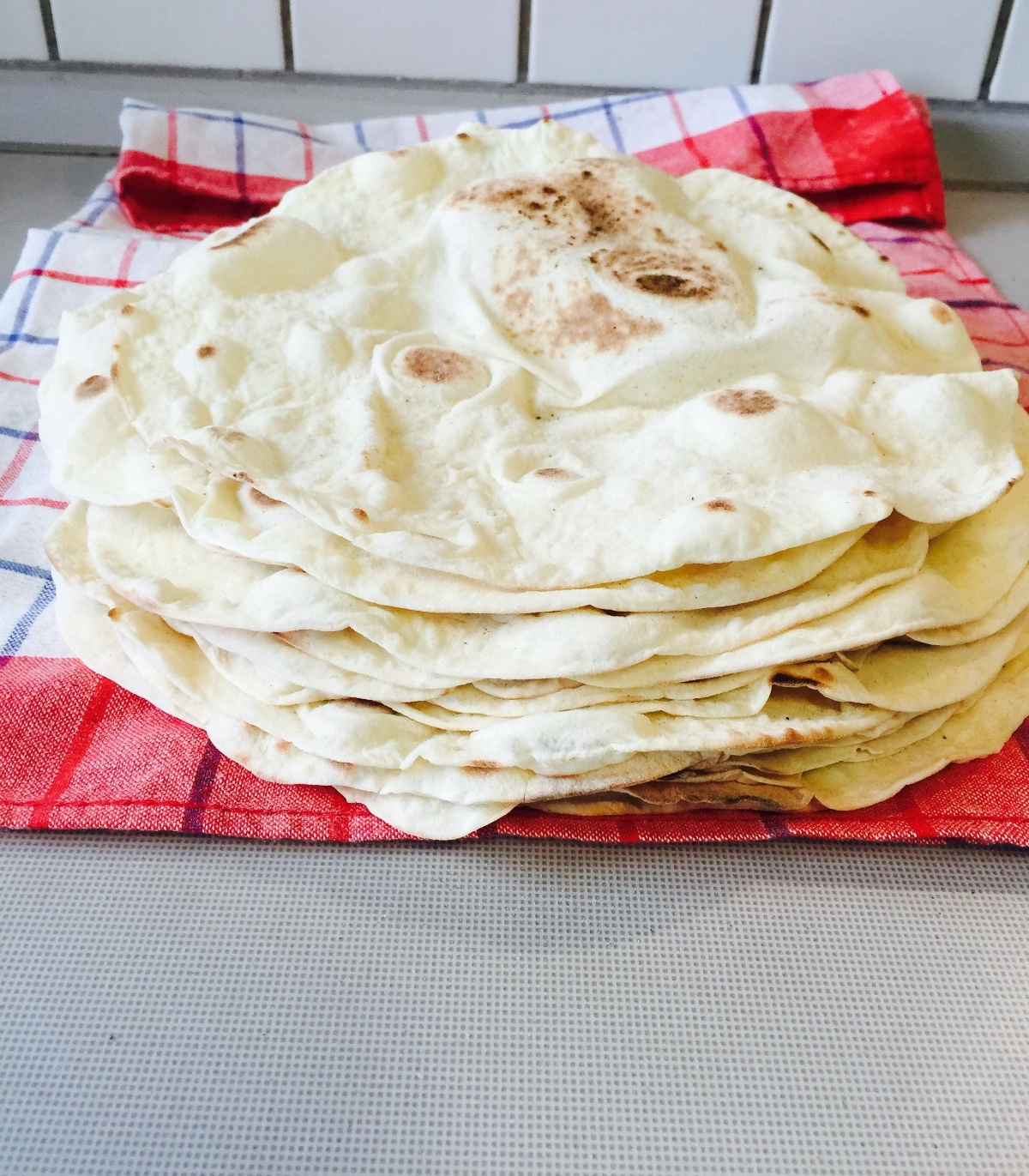 AZ MALZEMELİ YUMUŞACIK LAVAŞ