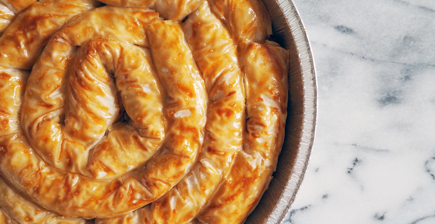 böreğin üstüne yoğurt sürmek