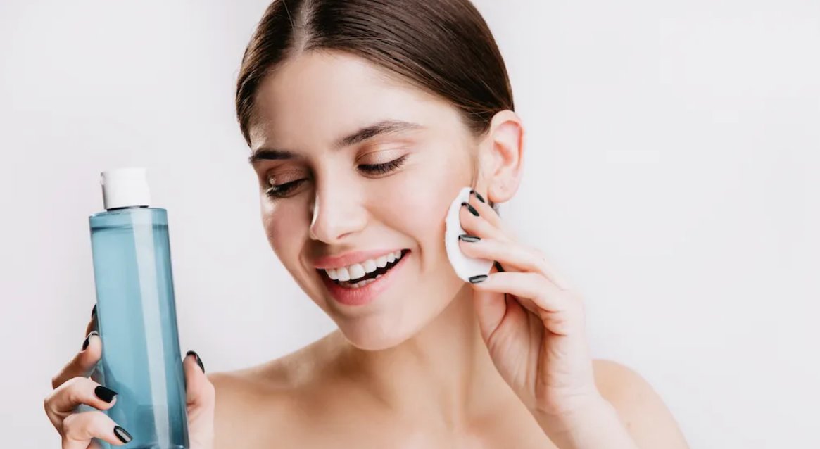 Siyah Noktalara Veda Edin! Evde Yapabileceğiniz 3 Malzemeli Yöntem