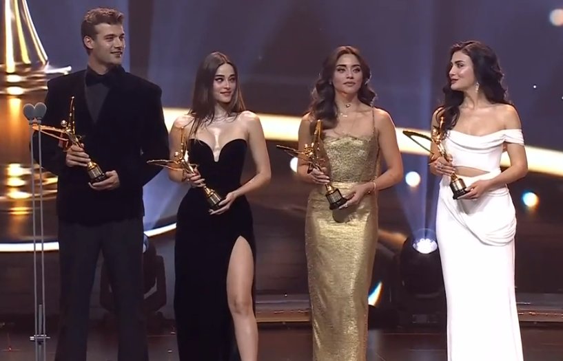 49. Pantene Altın Kelebek Ödülleri’nde Kimler Ödül Aldı?  İşte Tüm Detaylar!