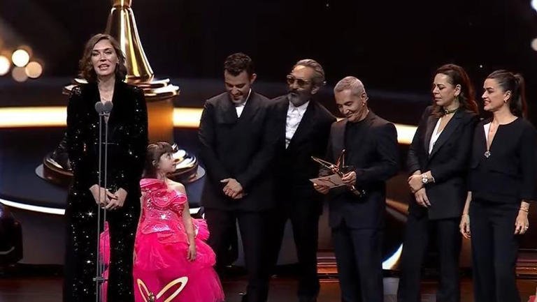 49. Pantene Altın Kelebek Ödülleri’nde Kimler Ödül Aldı?  İşte Tüm Detaylar!