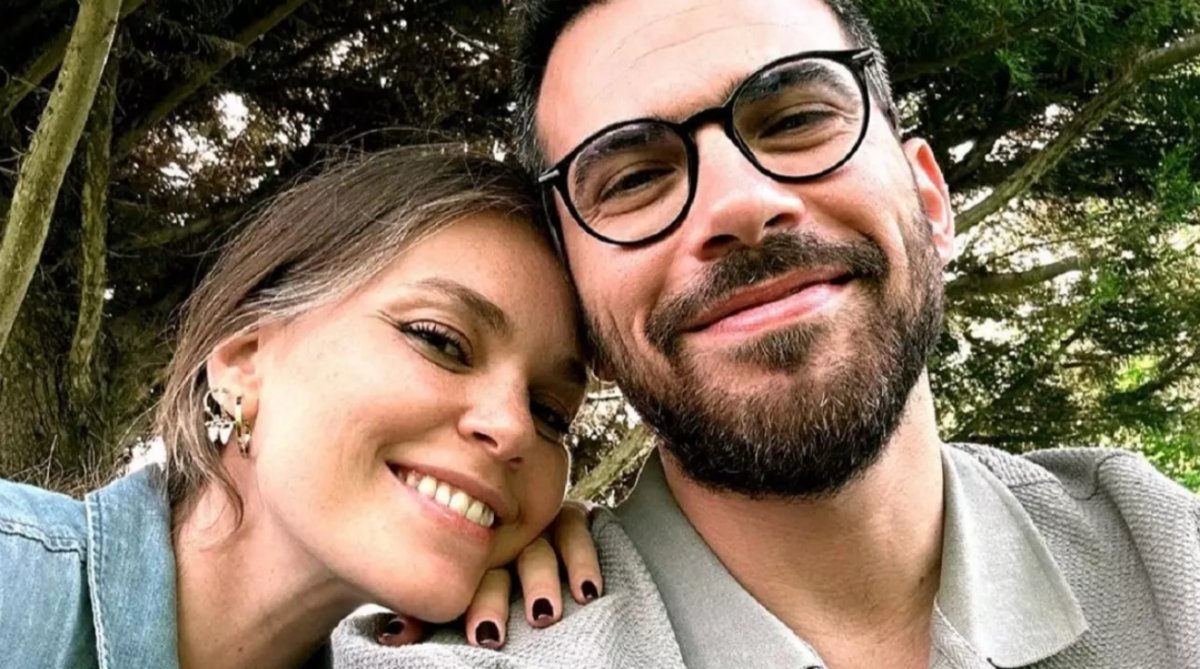 Aslı Enver ve kızı Elay’ın ilk uçak deneyimi! Eşi Berkin Gökbudak’tan sevgi dolu yorum