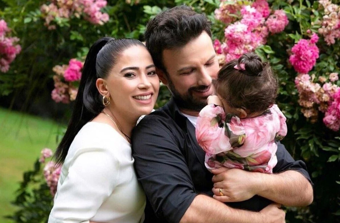 Megastar Tarkan, Antalya Konseri Öncesi Havalimanı’nda Hayranlarını Kırmadı