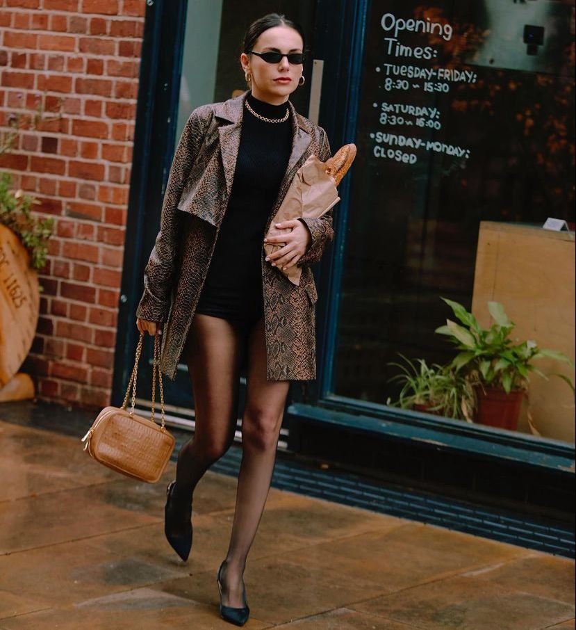 Yağmur Tanrısevsin’in Fırından Ekmek Aldığı Kombini Olay Oldu!