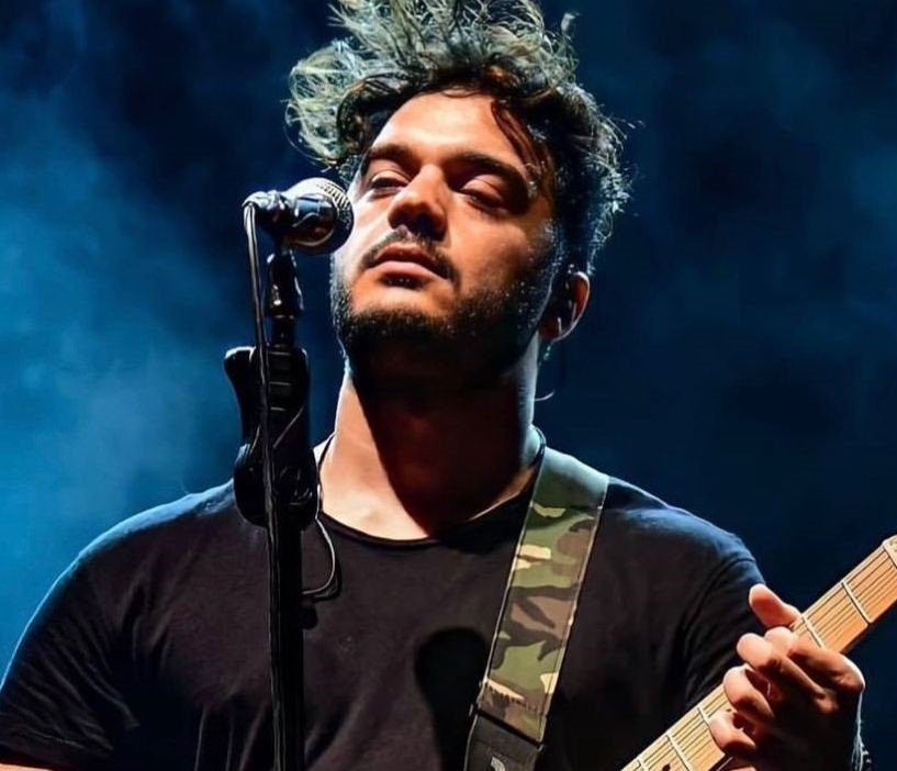 Ünlü Sanatçı İlyas Yalçıntaş’ın Hastalığı Belli Oldu: Ramsay Hunt Sendromu Nedir?