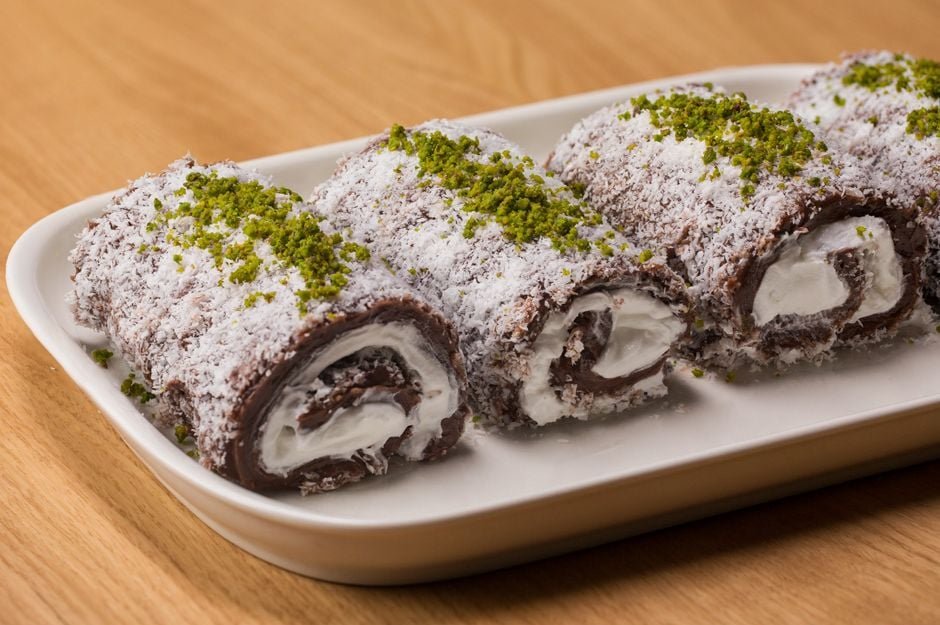 Saray Sarması Yapmak İsteyenler Buraya! Saray Sarması Nasıl Yapılır? Evde Kolayca Yapabileceğiniz Nefis Bir Tatlı Tarifi