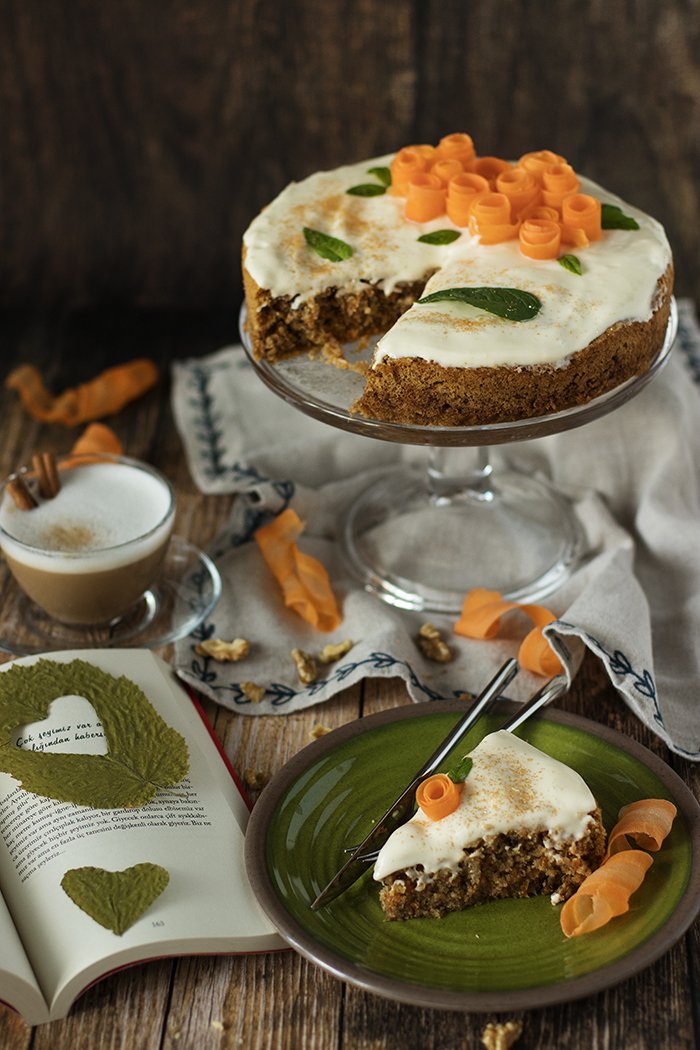 Hem Lezzetli Hem Sağlıklı: Havuçlu Cevizli Tarçınlı Kek Nasıl Yapılır?