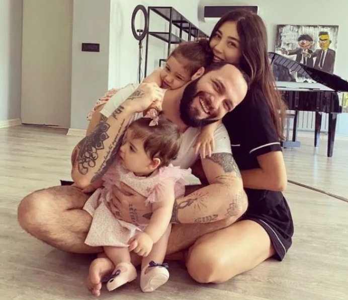 Berkay’ın Eşi Özlem Ada Şahin: “Çocuğumun Yaşadığı Travma Yüzünden Mobilyaları Attım”