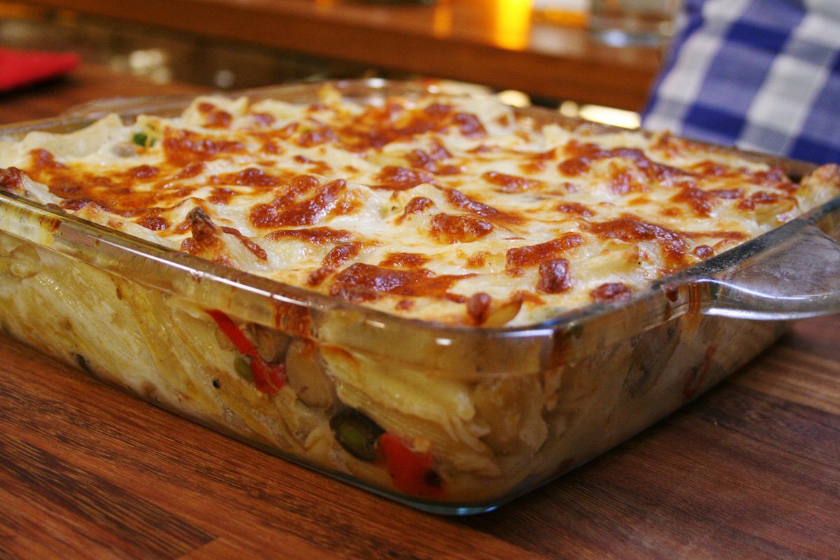 Beşamel Soslu Fırında Makarna Nasıl Yapılır? Börek Gibi Kabaran Lezzetli Tarif