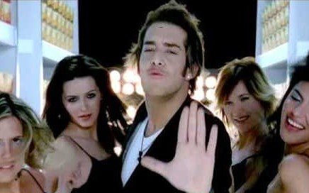 Enis Arıkan: “Dedikodu Yaparken Yakalanırsam Gözünün İçine Baka Baka Devam Ederim”