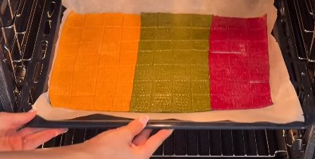 Sebzeli Krakerler: Vitamin ve Tahıl Dolu Çocukların Bayılacağı Bir Atıştırmalık