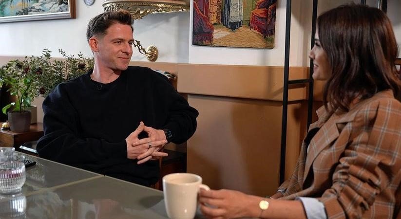 Yürüyerek Gel: Gizem Erman Soysaldı’nın İstanbul’un farklı semtlerini ünlü konuklarla gezdiği program