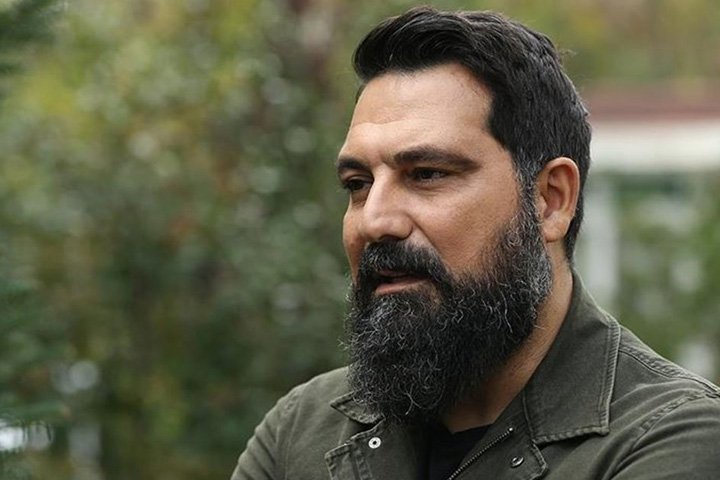 Yetkisiz Bir Hayat: Netflix’in fenomen dizisi Türkiye’ye uyarlanıyor! Dizi'nin başrol oyuncusu belli oldu