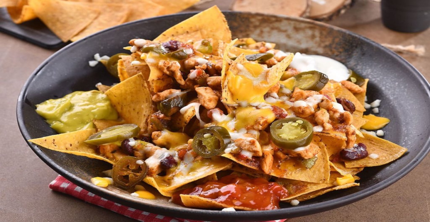 TAVUKLU NACHOS
