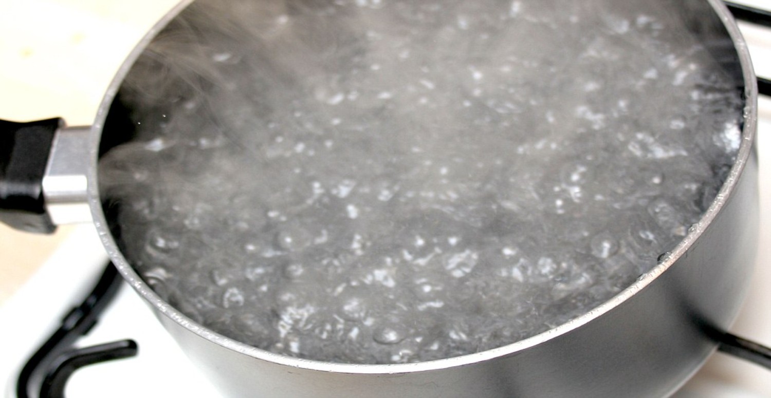 dibi tutan tencereye ne yapılır