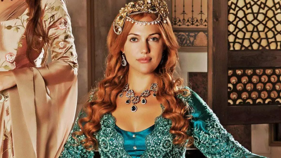 Hülya Duyar’dan Hande Erçel ve Meryem Uzerli İtirafı: Onları Ben Keşfettim!