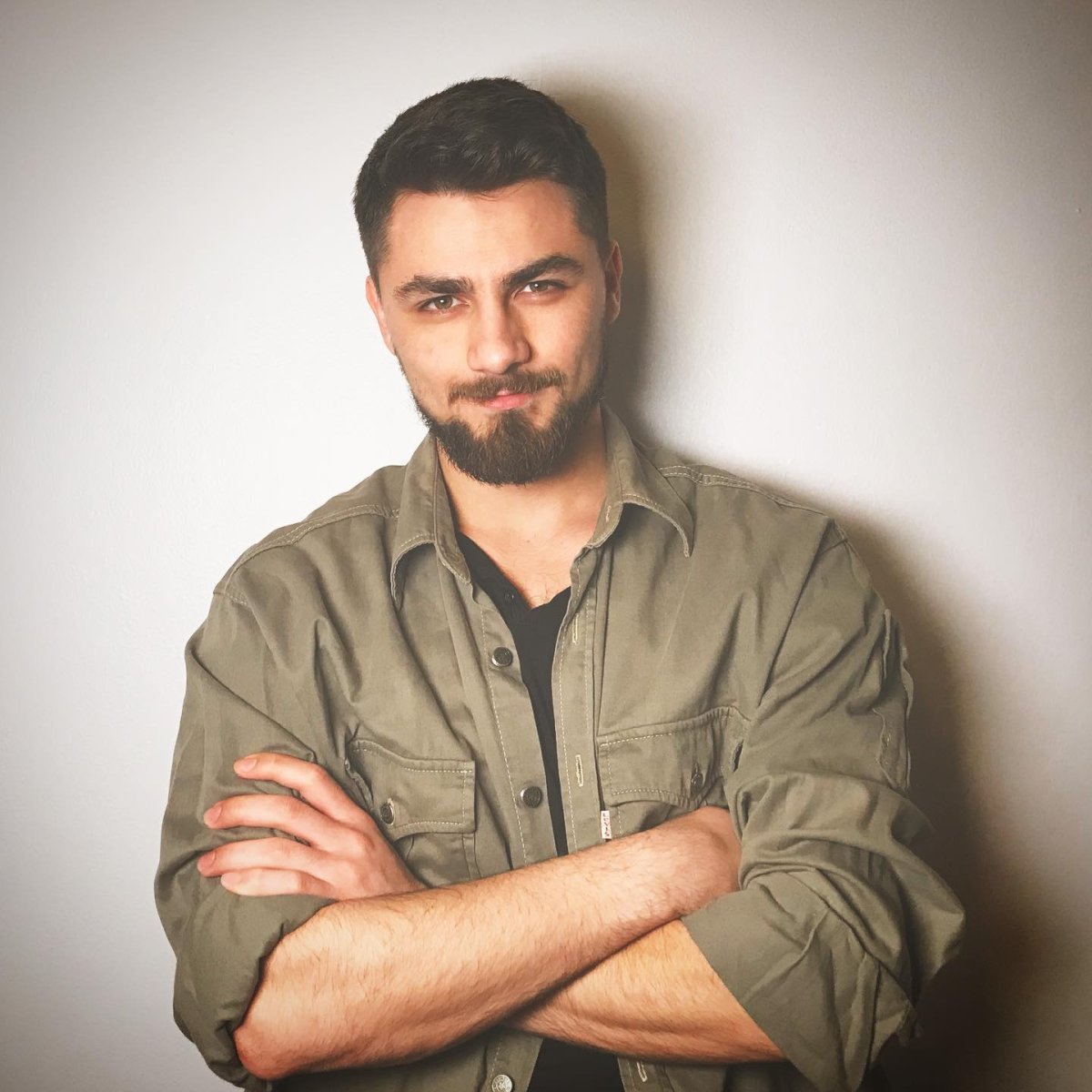 Kızıl Goncalar'a Ertuğrul karakteri ile yeni bir oyuncu katıldı! İşte o oyuncu