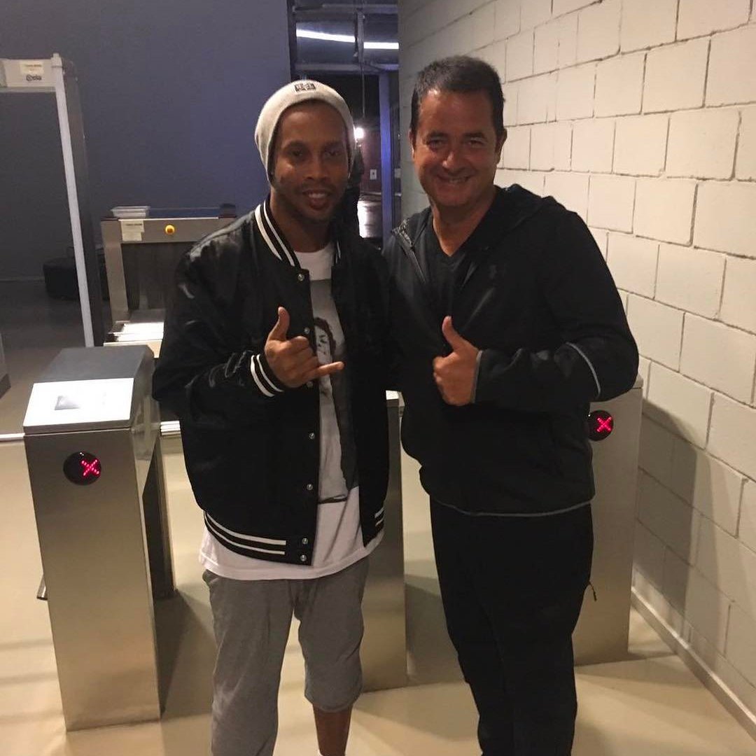 Acun Ilıcalı, açıkladı: Survivor All Star'a sürpriz konuk, Dünyaca ünlü futbolcu geliyor! İşte son eleme adayı ve o futbolcu ile ilgili tüm detaylar