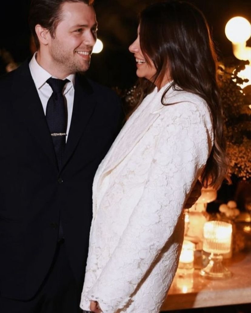 Tolga Sarıtaş, Sevgilisi Zeynep Mayruk ile nişanlandı