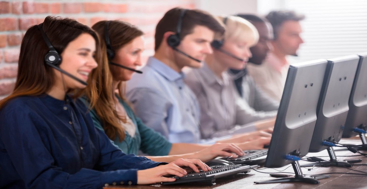 çağrı merkezi çalışanı