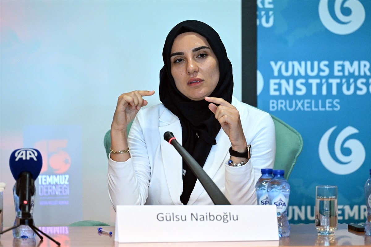 15 Temmuz Derneği, Yunus Emre Enstitüsü'nün (YEE) Belçika'nın başkenti Brüksel'deki ofisinde 15...