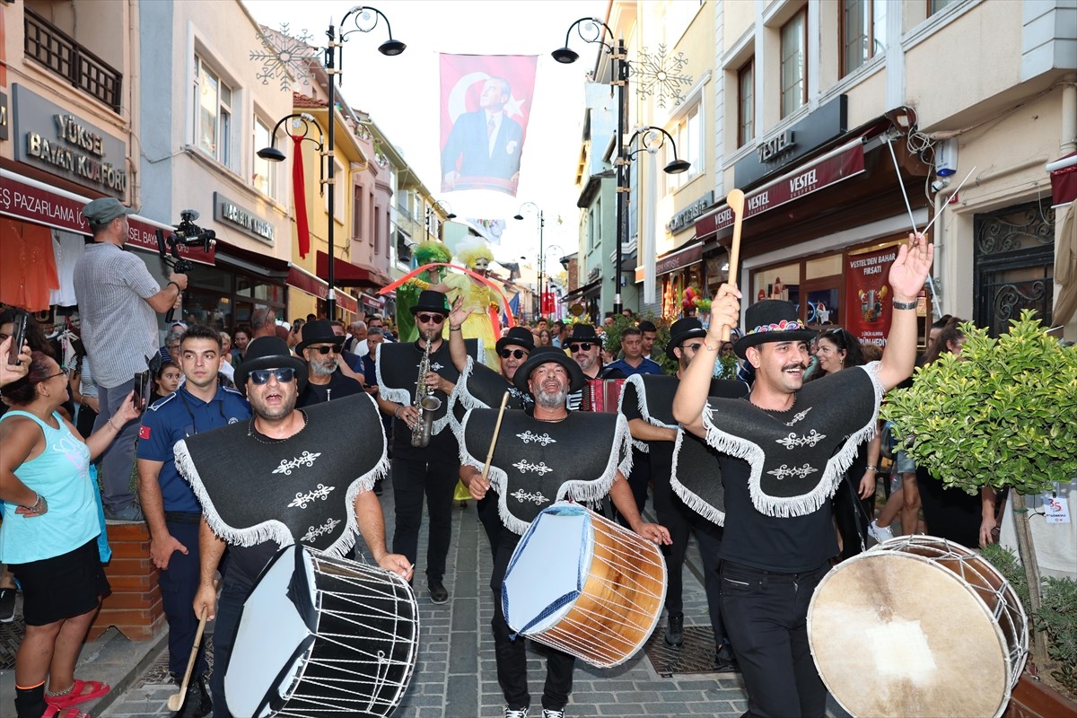 Adını Şile'ye özgü kumaştan alan ve bu yıl Şile Belediyesi tarafından 35. kez düzenlenen...