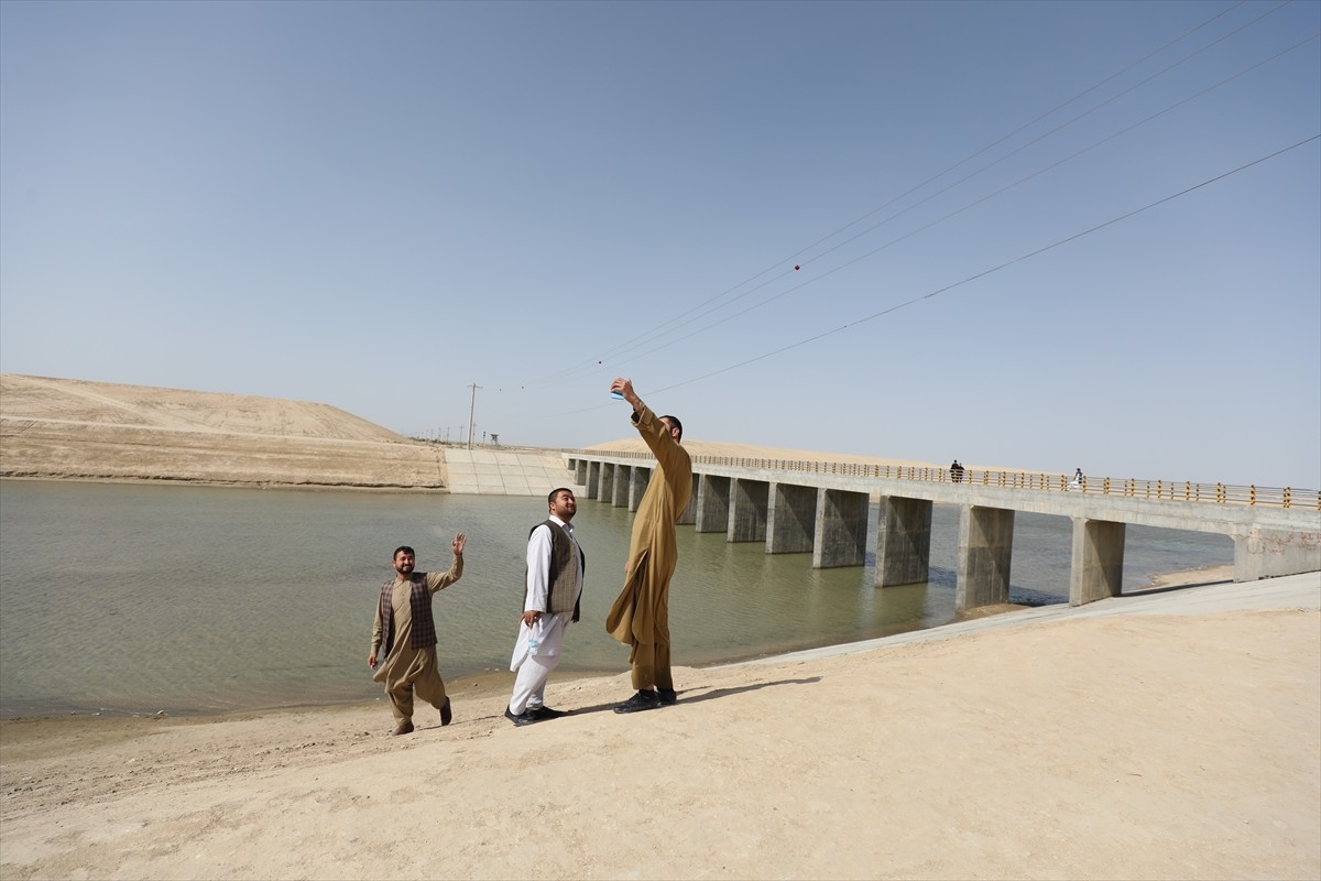 Afganistan'ın kuzeyine su getirilerek geniş çorak alanları tarım arazisine dönüştürme hedefiyle...
