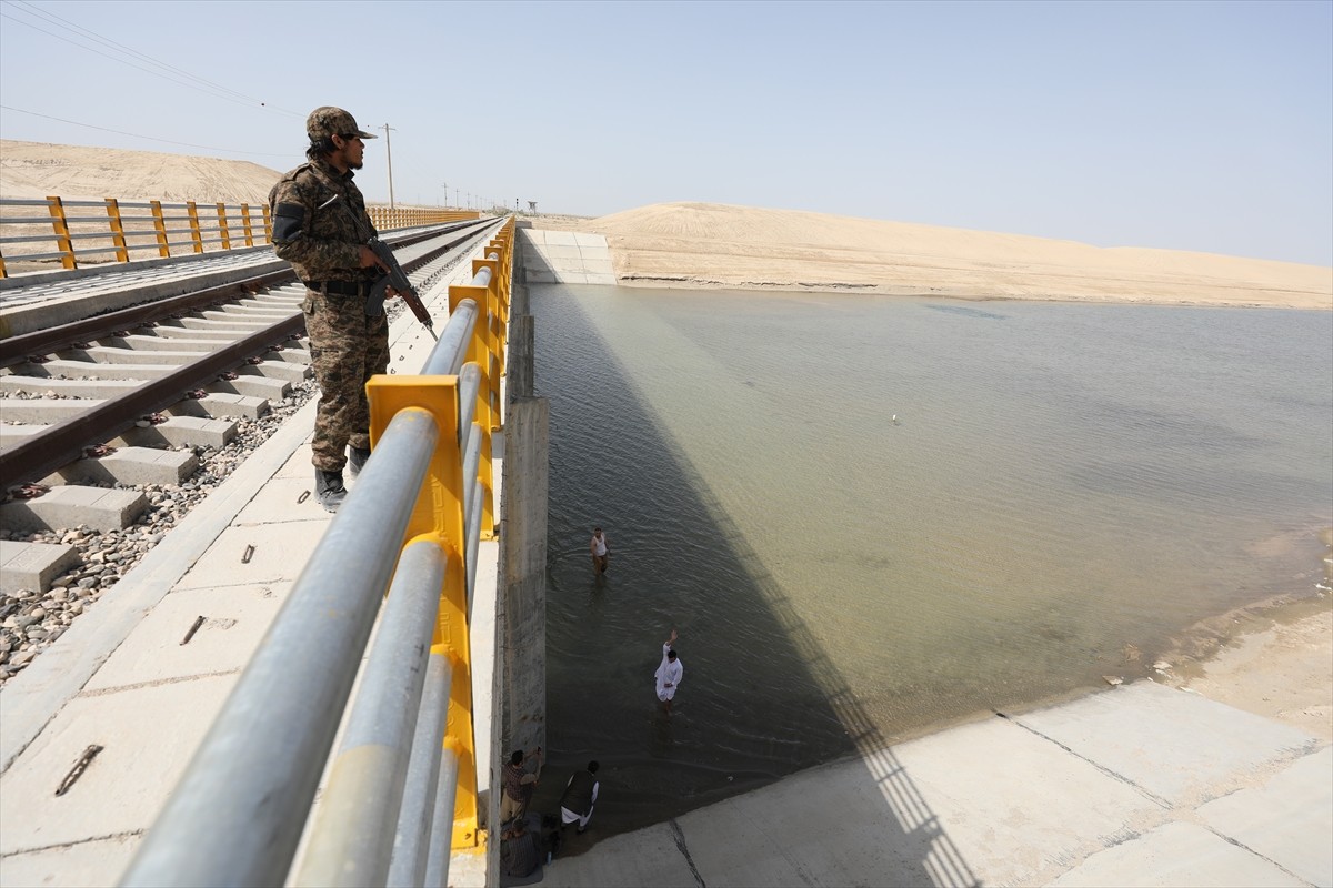 Afganistan'ın kuzeyine su getirilerek geniş çorak alanları tarım arazisine dönüştürme hedefiyle...