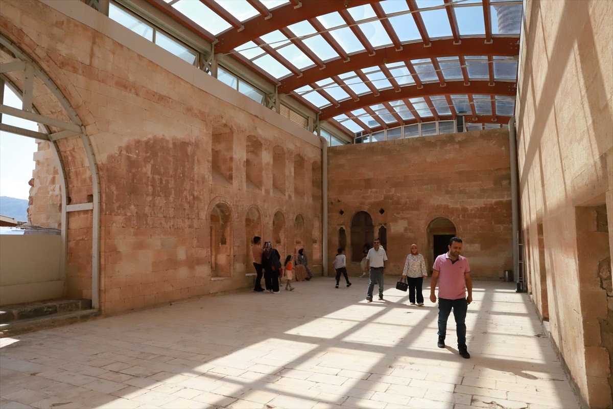 Ağrı'nın Doğubayazıt ilçesinde Osmanlı'nın Anadolu'daki en seçkin eserleri arasında yer alan...
