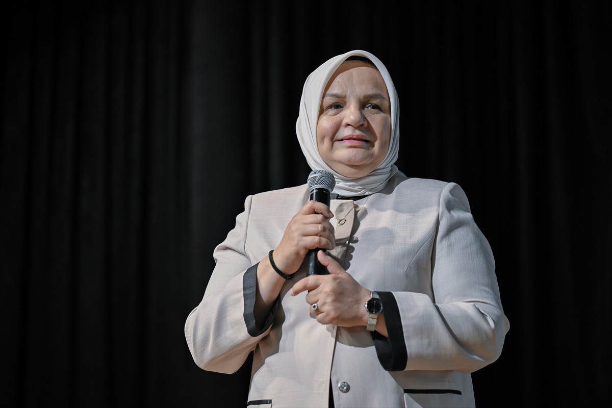 AK Parti Ankara İl Başkanlığınca, Sincan Belediyesi Lale Konferans Salonu'nda Daraltılmış Mahalle...