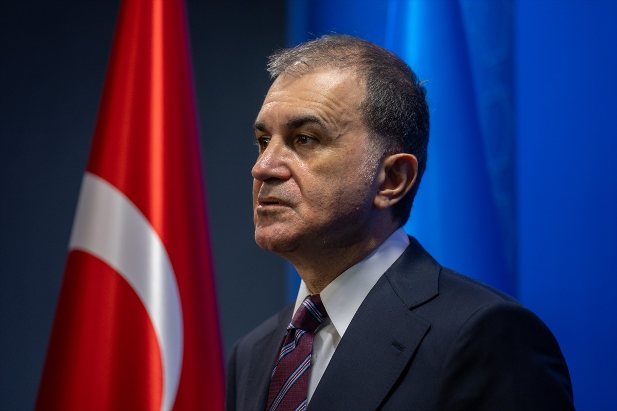 AK Parti Genel Başkan Yardımcısı ve Parti Sözcüsü Ömer Çelik, basın mensuplarına açıklama...