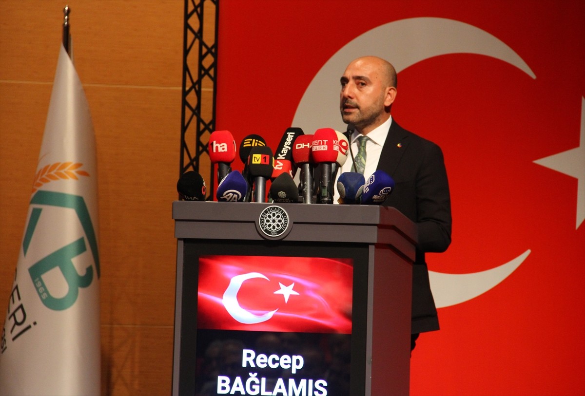 AK Parti Genel Başkanvekili Mustafa Elitaş, Kayseri Ticaret Odası (KTO) Konferans Salonunda...