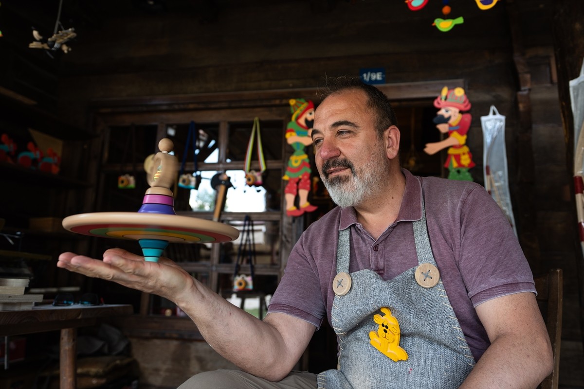 Anadolu Ajansının (AA) "Mesleklerin Son Temsilcileri" başlıklı dosyasının dördüncü ve son...