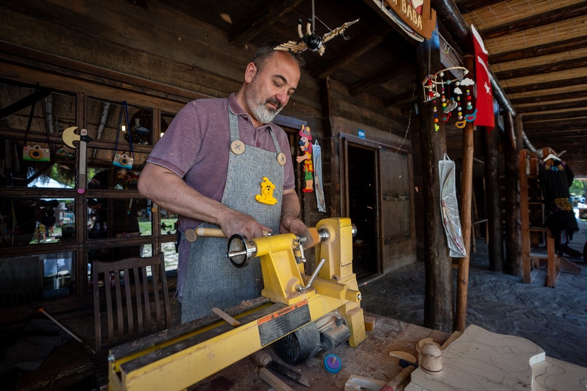 Anadolu Ajansının (AA) "Mesleklerin Son Temsilcileri" başlıklı dosyasının dördüncü ve son...