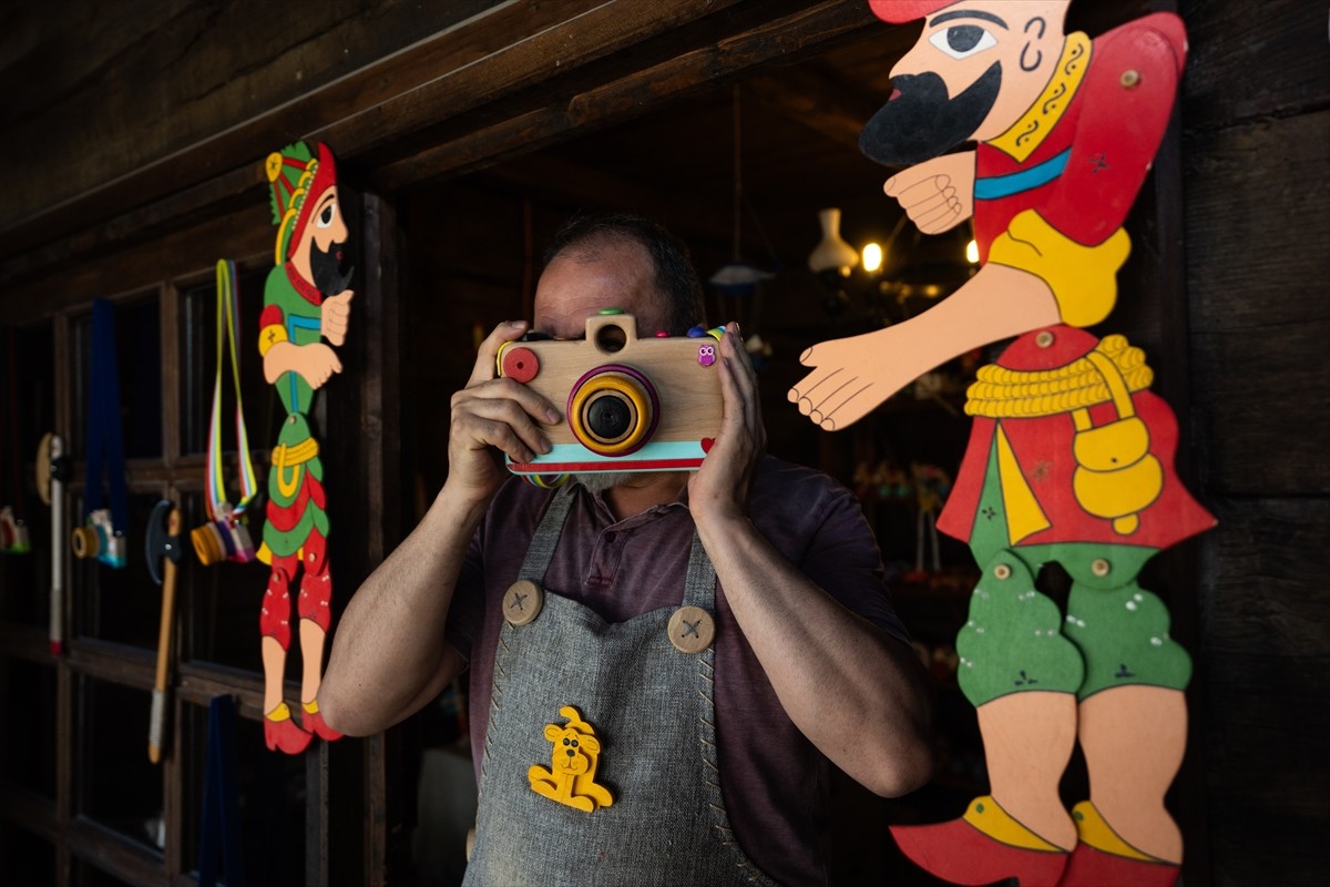 Anadolu Ajansının (AA) "Mesleklerin Son Temsilcileri" başlıklı dosyasının dördüncü ve son...