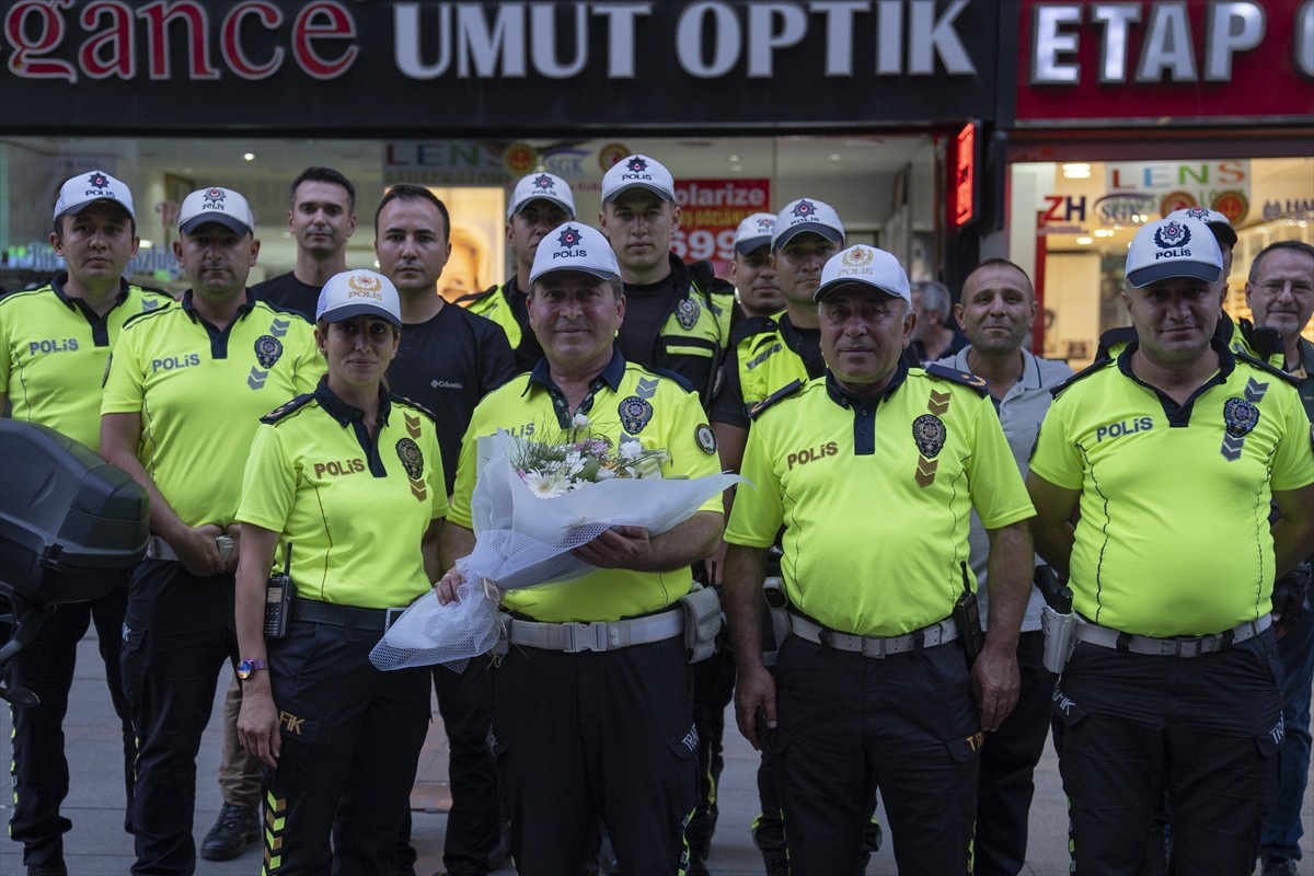 Ankara Trafik Denetleme Şube Müdürlüğünde görevli polis memuru Kenan Üstüner, 31 yıllık meslek...