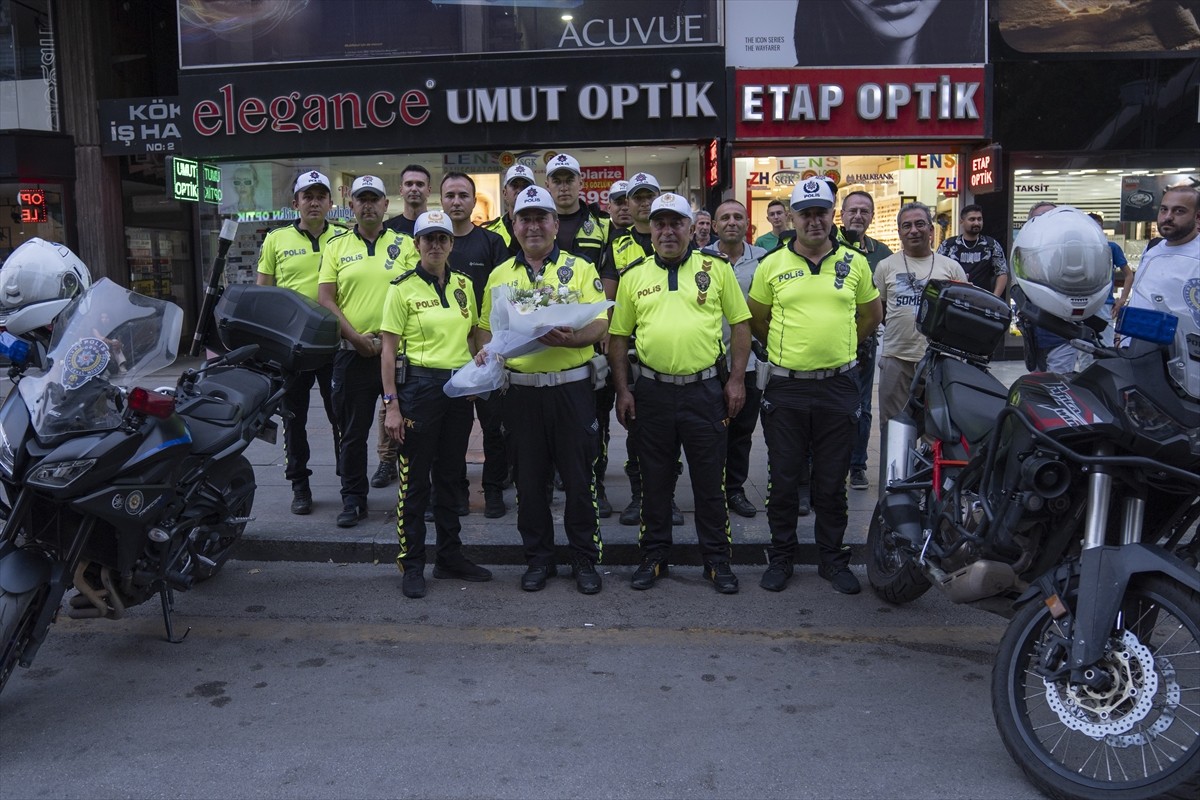 Ankara Trafik Denetleme Şube Müdürlüğünde görevli polis memuru Kenan Üstüner, 31 yıllık meslek...
