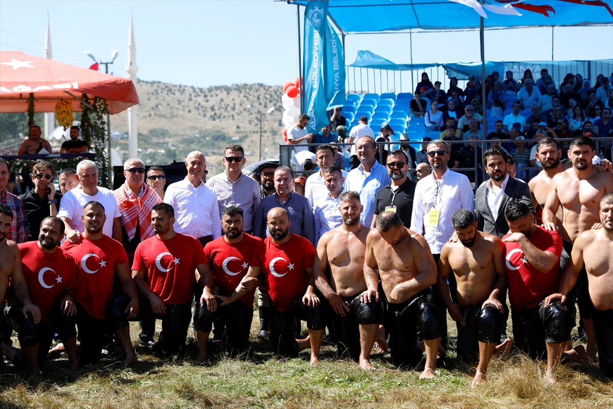 Antalya'nın Alanya ilçesinde düzenlenen 18. Geleneksel Gökbel Yaylası Yağlı Güreşleri'nde...