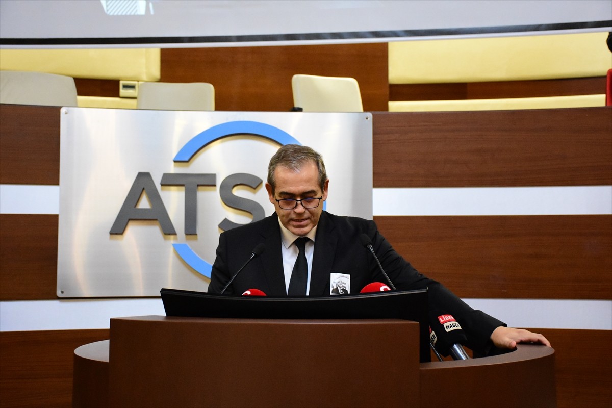 Antalya'nın Kemer ilçesinde geçirdiği tekne kazası sonucu hayatını kaybeden eski Antalya Ticaret...