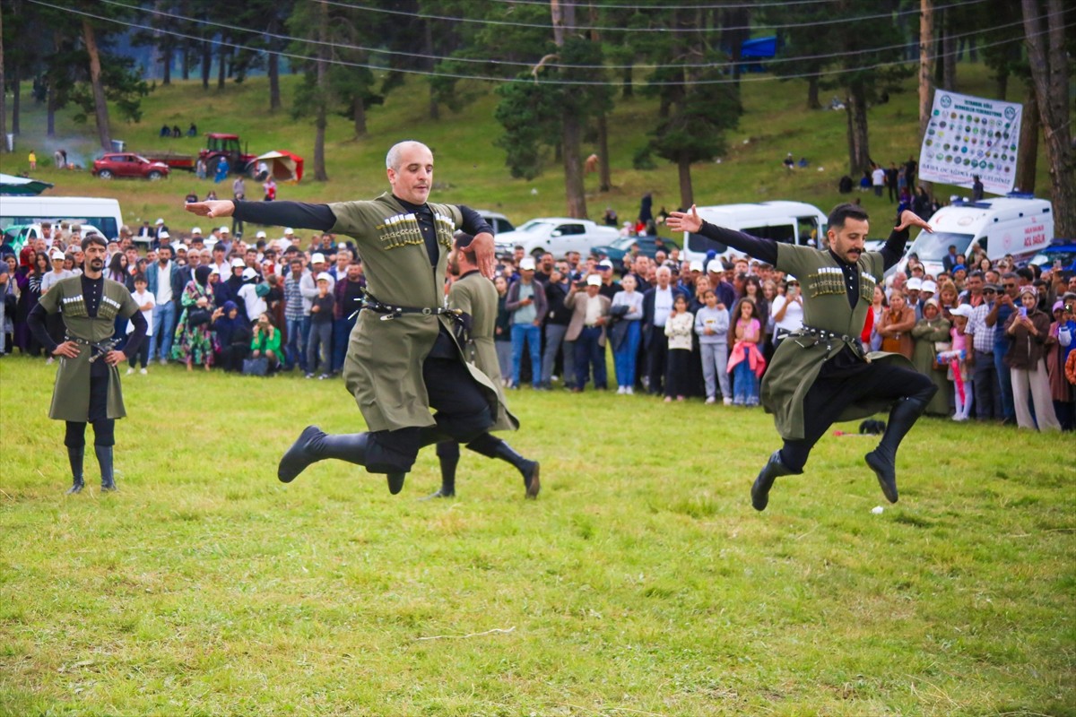 Ardahan'ın Göle ilçesinde üretilen kaşarın tanıtılması ve tanınırlığının artırılması amacıyla...