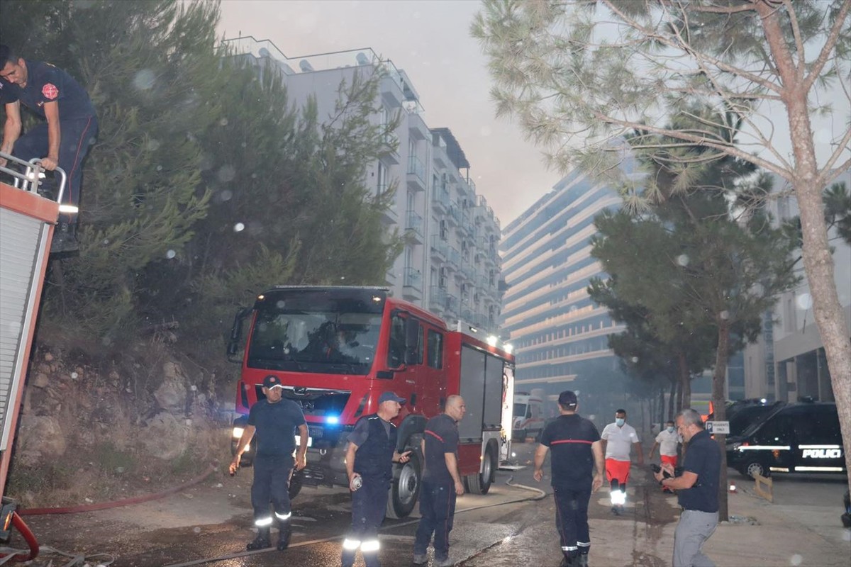 Arnavutluk'un Leş (Lezha) iline bağlı Şingin ilçesindeki (Shengjin) oteller ile yerleşim yerlerine...
