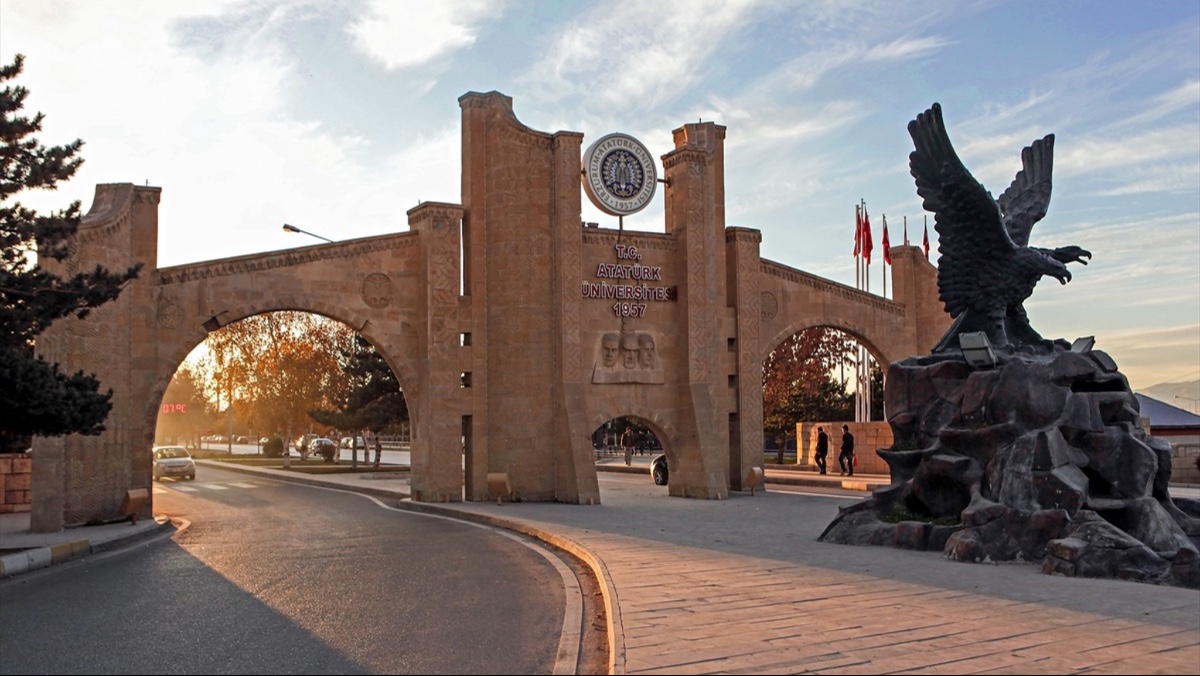 atatürk Üniversitesi