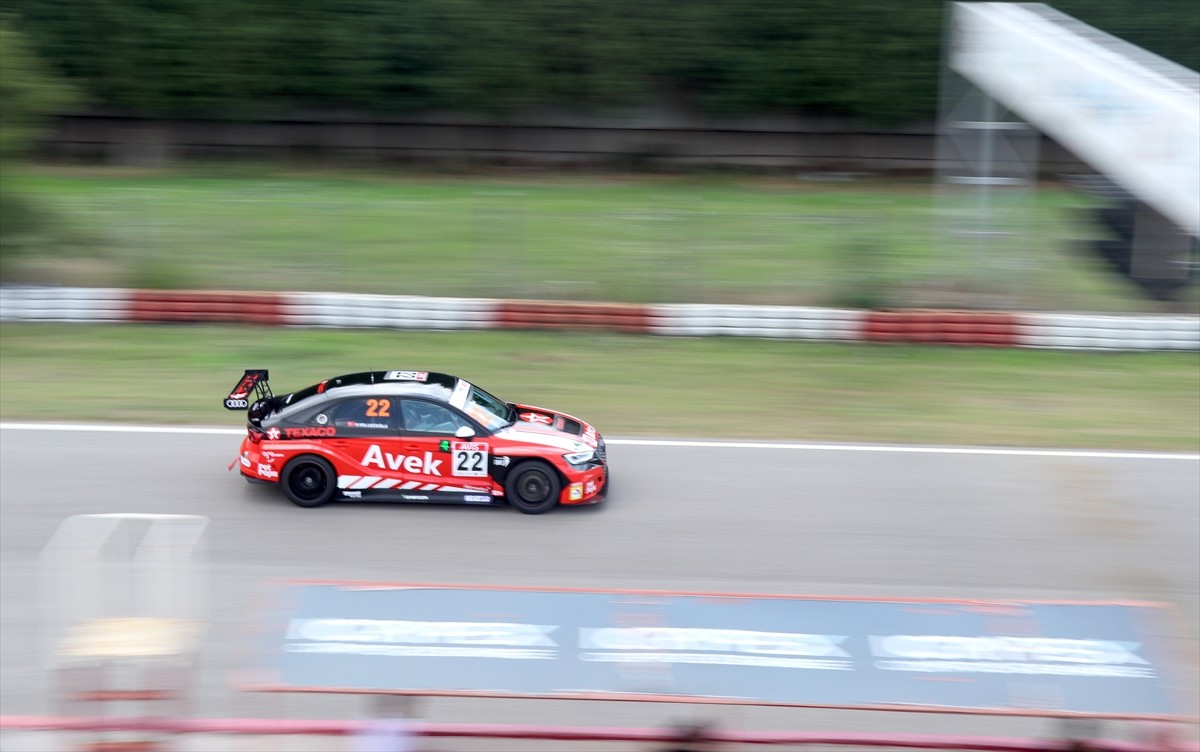 AVIS 2024 Türkiye Pist Şampiyonası 1. ayak yarışları, Kocaeli'de başladı. Kocaeli Otomobil Spor...