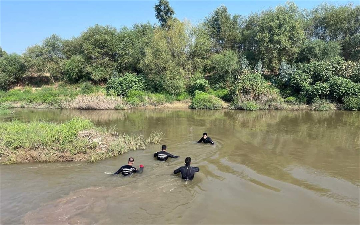 Aydın'ın Söke ilçesinde nehirde kaybolduğu değerlendirilen 62 yaşındaki Ramazan Yatkın'ın cansız...