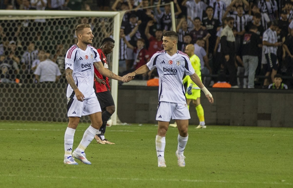 Beşiktaş Futbol Takımı, hazırlık maçında Gençlerbirliği ile Kocaeli Yıldız Entegre Stadı'nda...