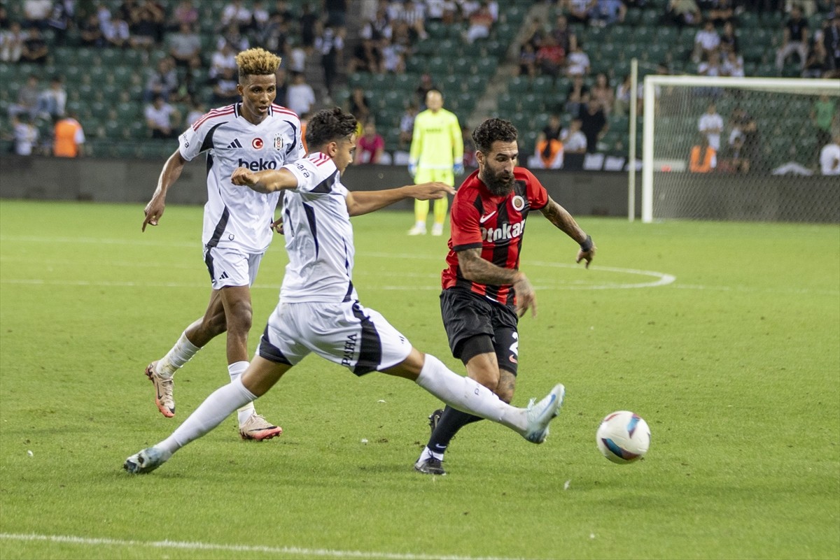 Beşiktaş Futbol Takımı, hazırlık maçında Gençlerbirliği ile Kocaeli Yıldız Entegre Stadı'nda...